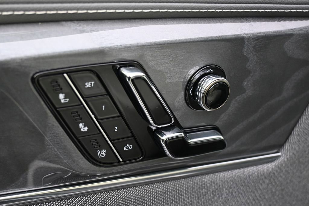 New 2025 Cadillac Escalade IQ Sport 1 w/ LPO, ONYX Package image 14