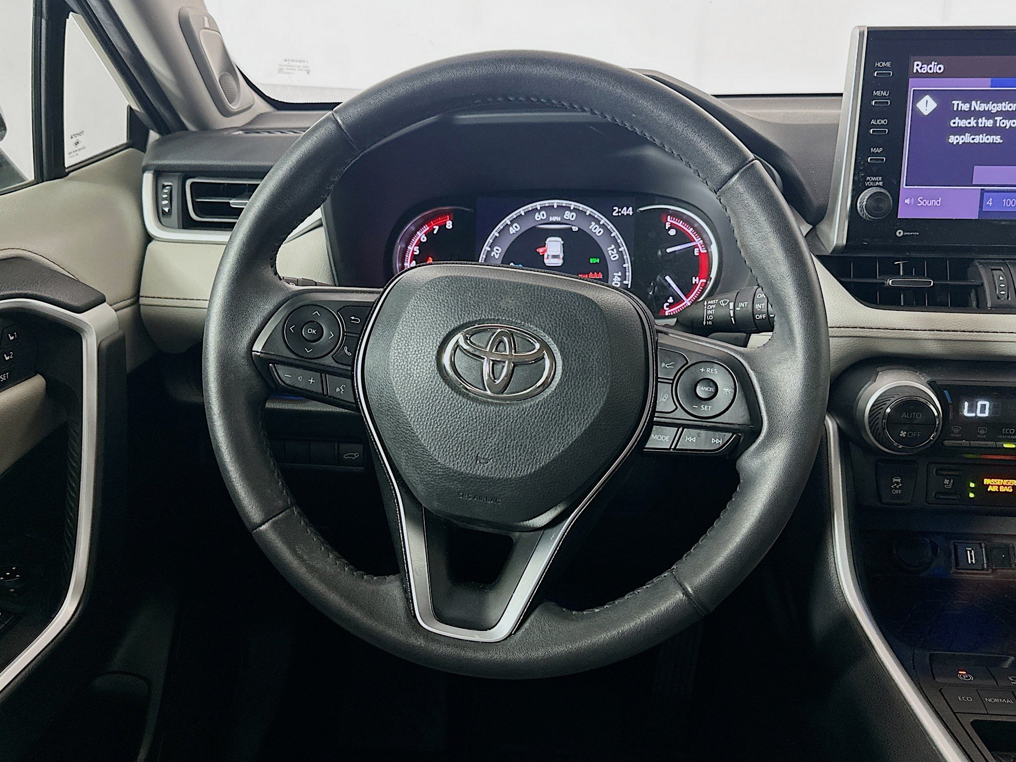 Used 2022 Toyota RAV4 Limited FWD image 18