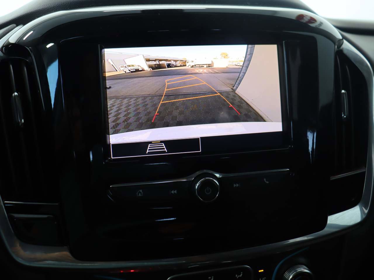 Used 2020 Chevrolet Traverse LS FWD image 11