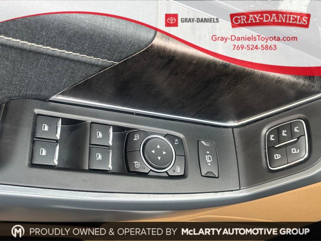 Used 2022 Ford F150 Lariat w/ Trailer Tow Package image 7