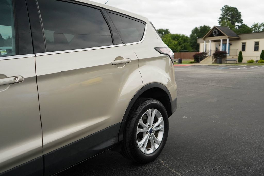 Used 2017 Ford Escape SE FWD image 20