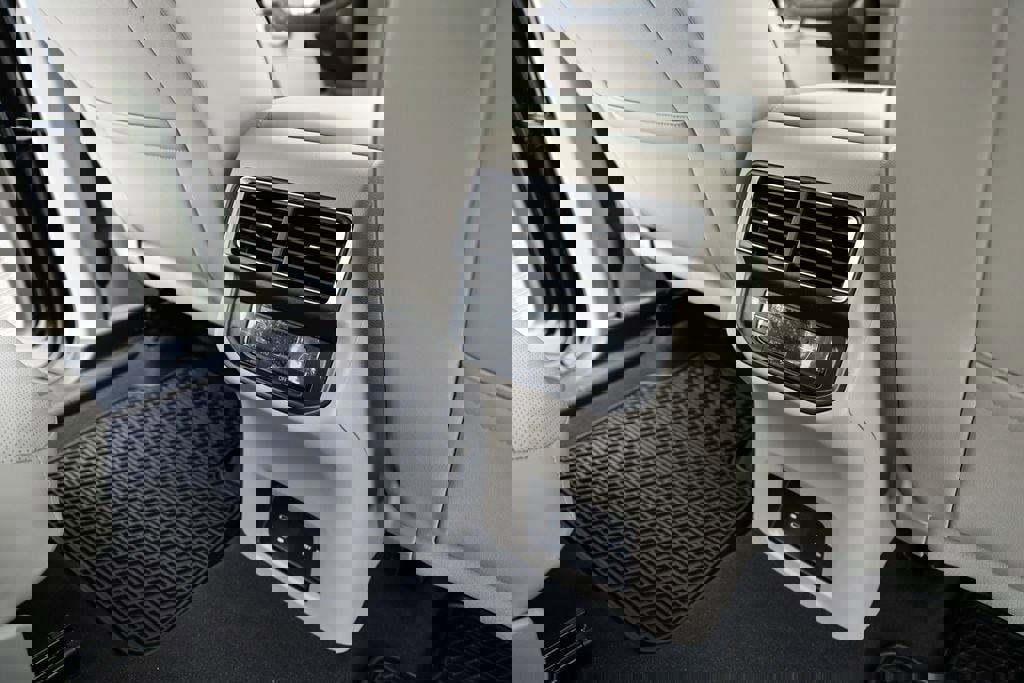 New 2026 Volkswagen Atlas SE image 38