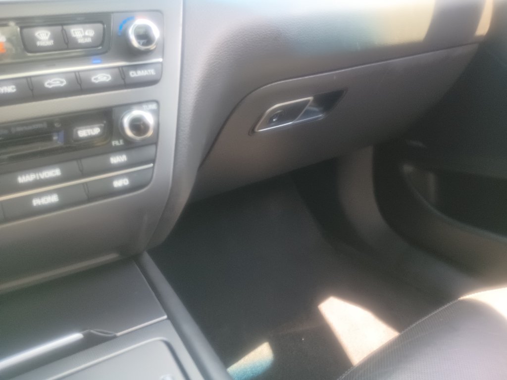 Used 2015 Hyundai Genesis 5.0 RWD image 27