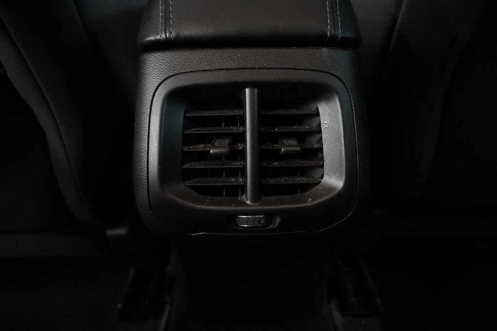 Used 2020 Jeep Cherokee Latitude FWD image 24