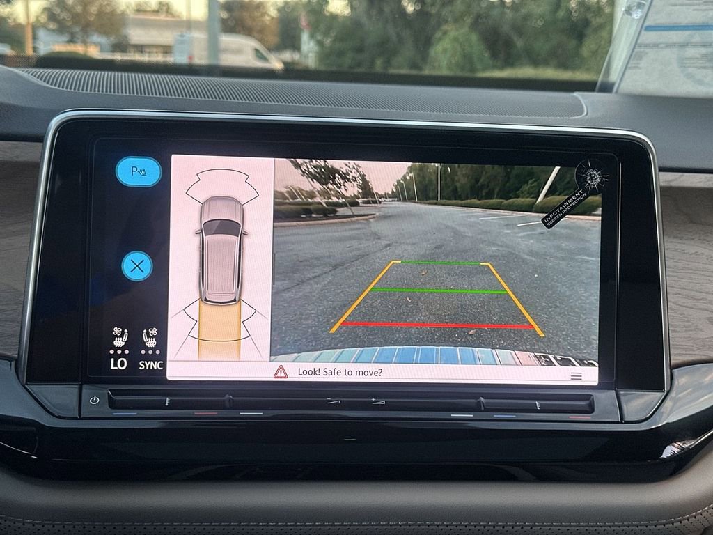 New 2026 Volkswagen Atlas SE image 17