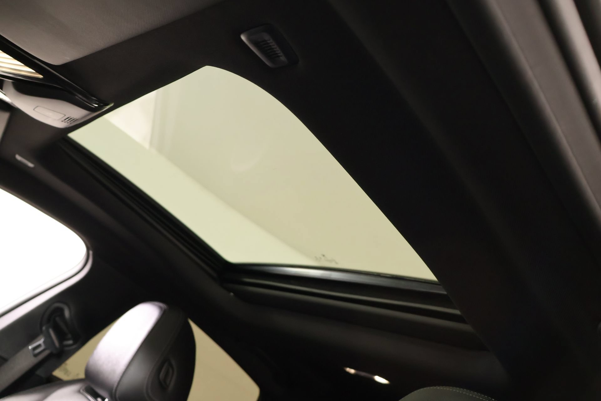 Used 2023 BMW 430i Gran Coupe w/ M Sport Package RWD image 16