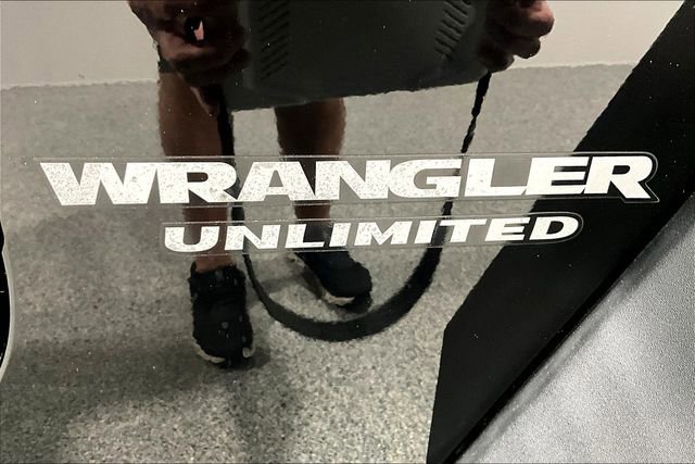 Used 2016 Jeep Wrangler Unlimited Rubicon w/ Dual Top Group image 24