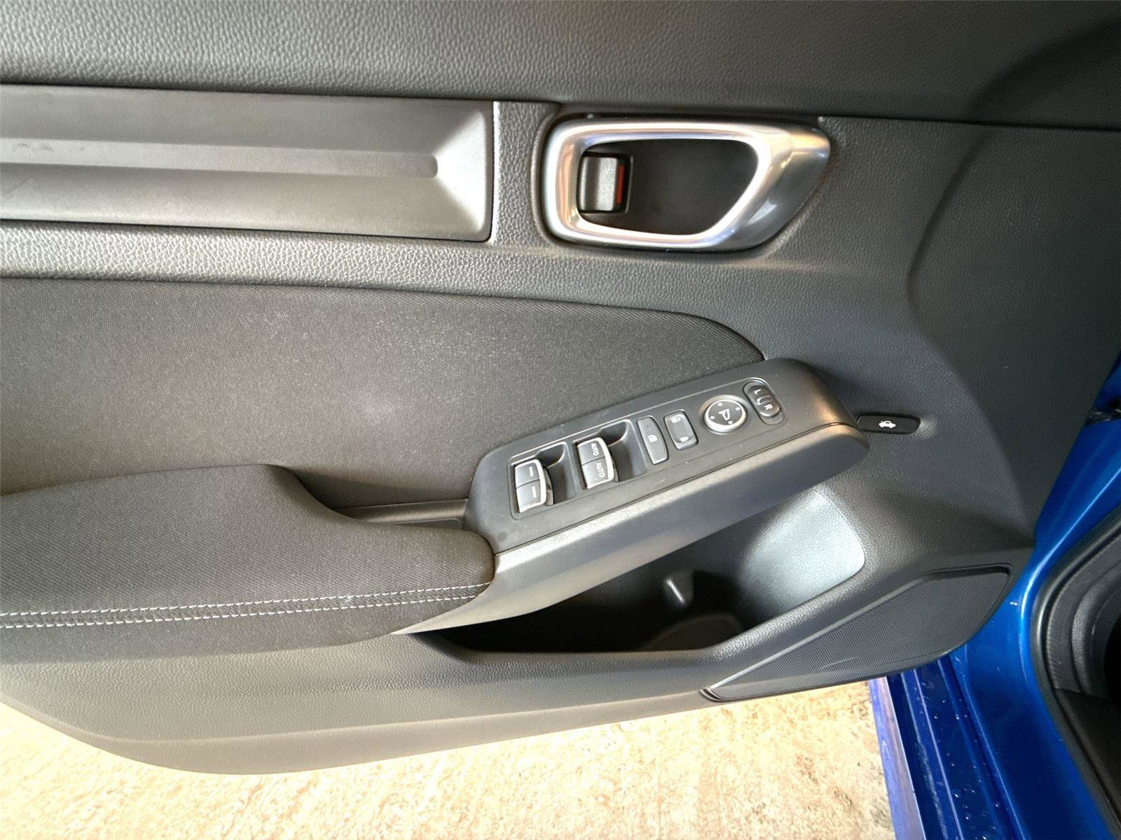 Used 2023 Honda Civic Sport image 15