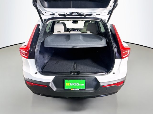 Used 2026 Volvo XC40 B5 Plus AWD/4WD image 34