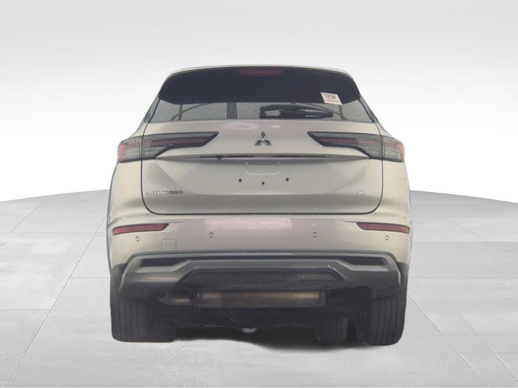 Used 2025 Mitsubishi Outlander AWD image 7