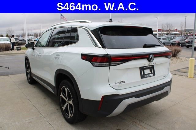 Used 2025 Volkswagen Tiguan SE AWD/4WD image 4