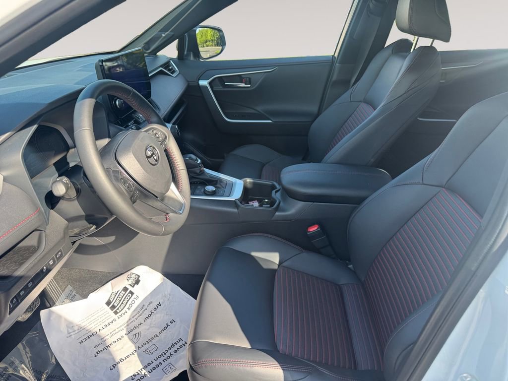 Used 2025 Toyota RAV4 XSE w/ Weather Package AWD/4WD image 9