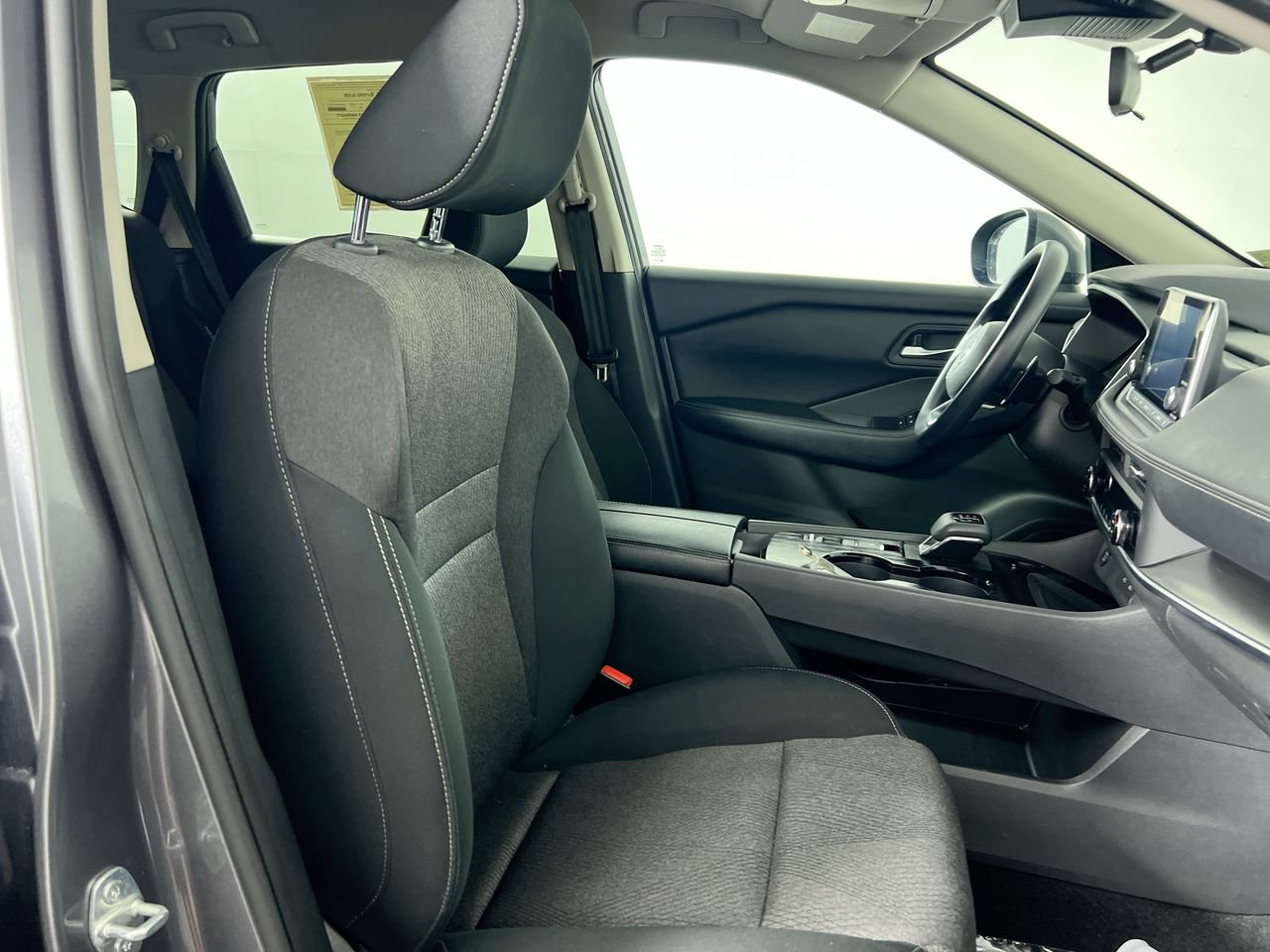 Used 2024 Nissan Rogue SV FWD image 28