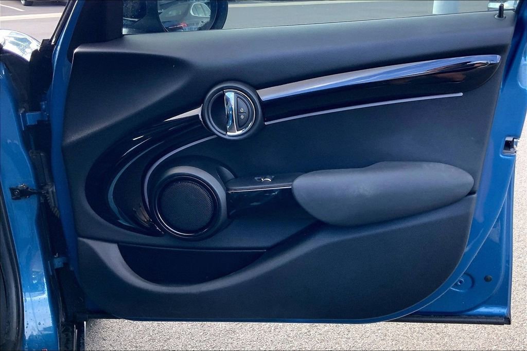 Certified 2022 MINI Cooper S image 25