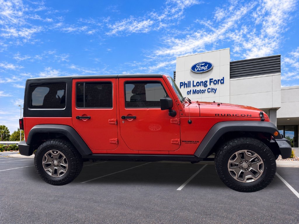 Used 2015 Jeep Wrangler Unlimited Rubicon w/ Connectivity Group AWD/4WD image 11
