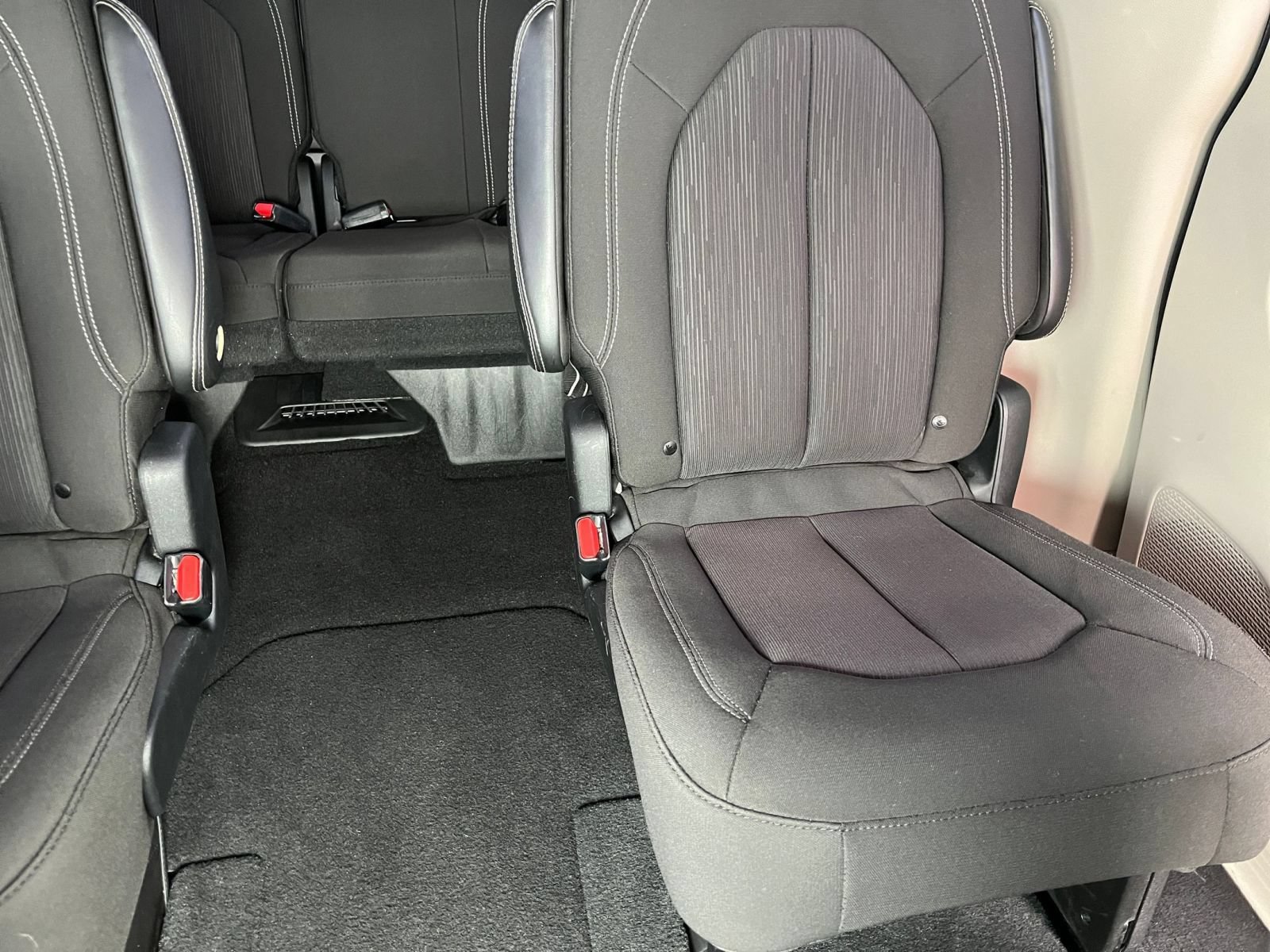 Used 2024 Chrysler Voyager LX FWD image 39