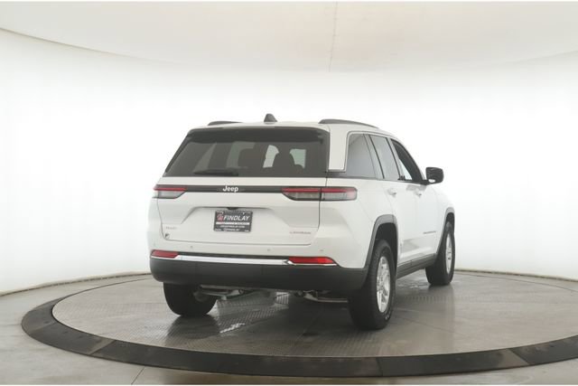 Used 2024 Jeep Grand Cherokee Laredo image 7