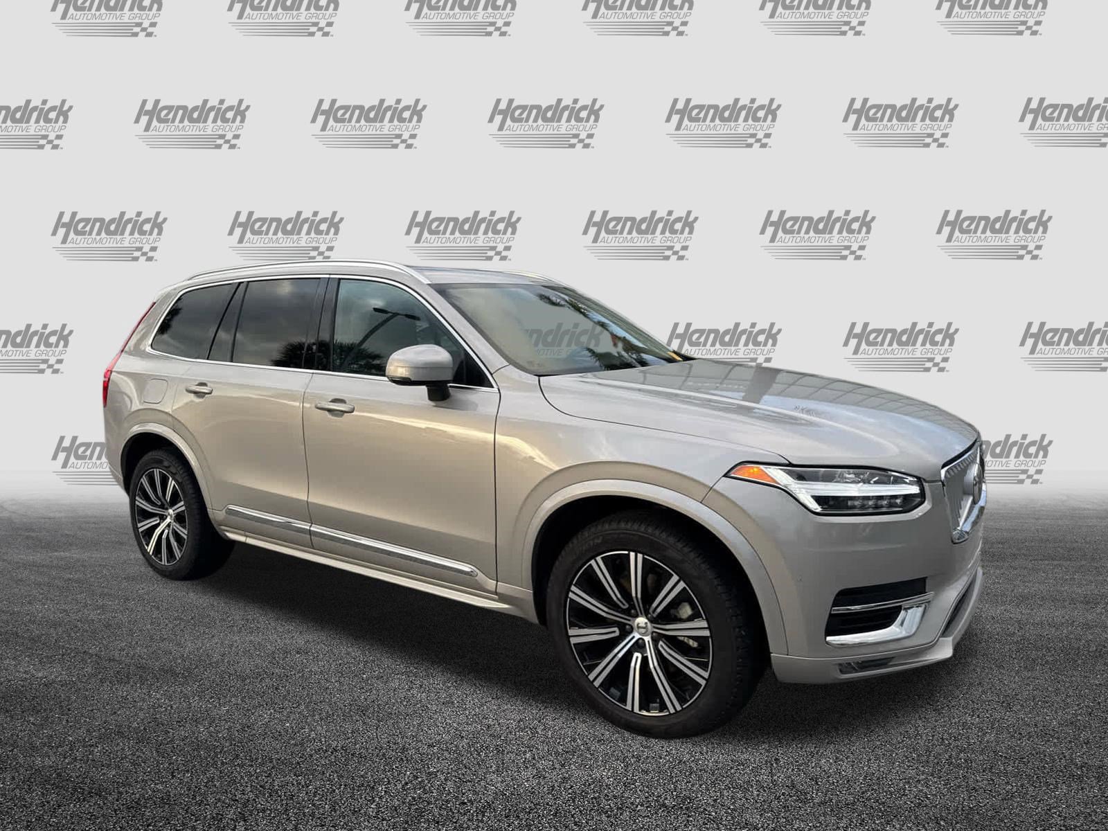 Certified 2025 Volvo XC90 B5 Core AWD/4WD image 2