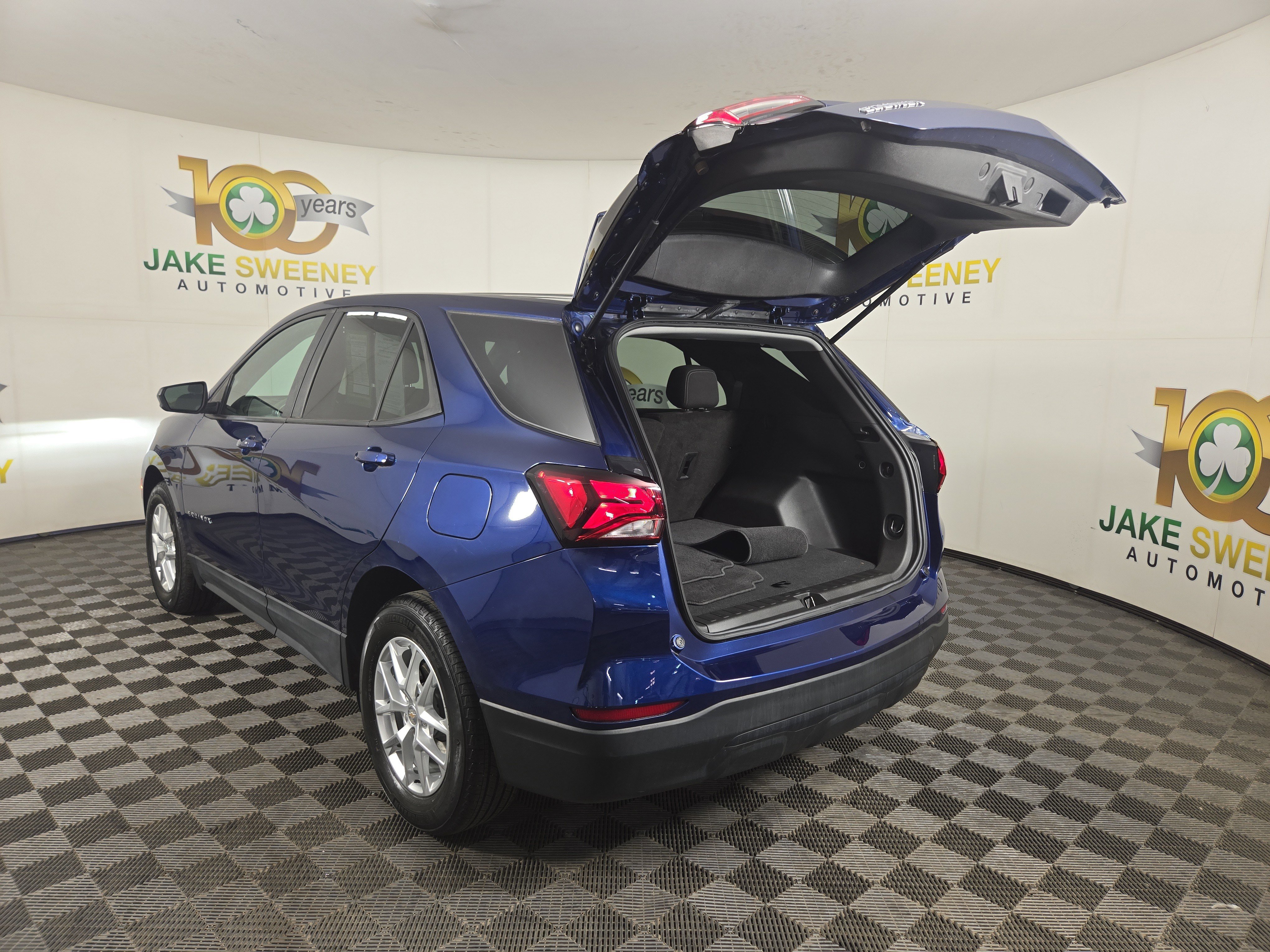 Used 2022 Chevrolet Equinox LS w/ LS Convenience Package image 29