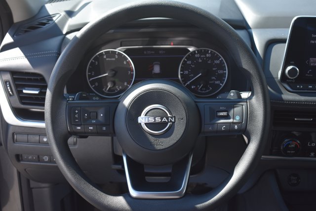 Used 2024 Nissan Rogue SV FWD image 17