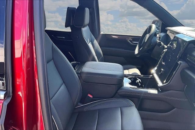 New 2026 GMC Yukon Elevation w/ Elevation Premium Package AWD/4WD image 8