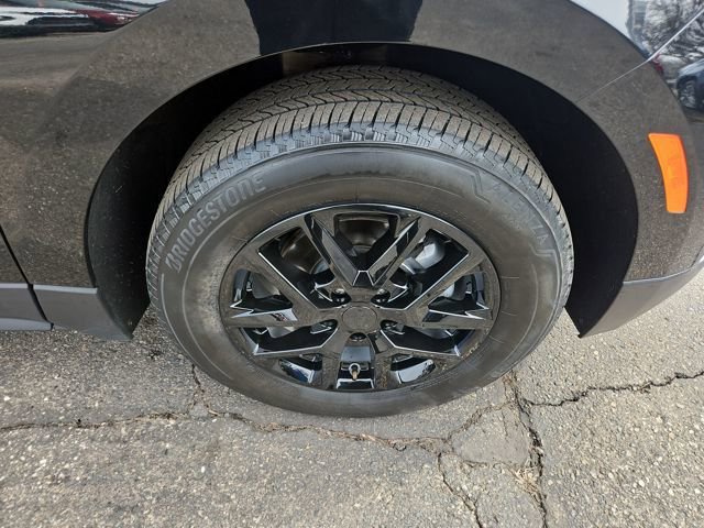 Used 2024 Chevrolet Equinox LT image 17