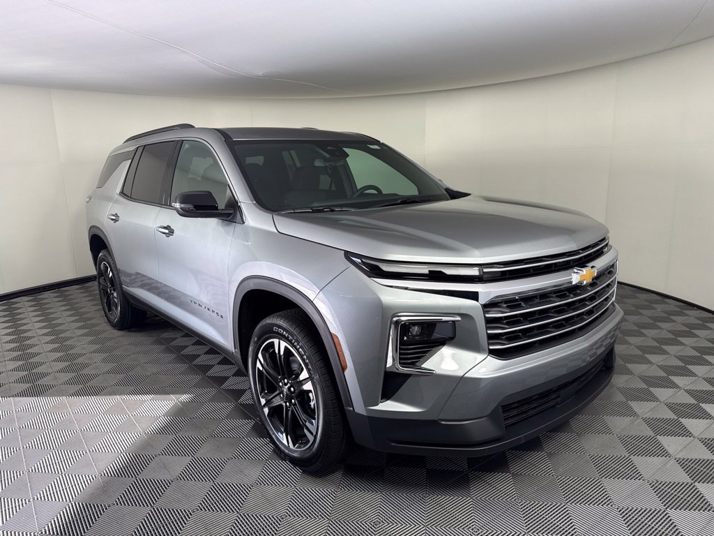 New 2027 Chevrolet Traverse LT FWD image 7