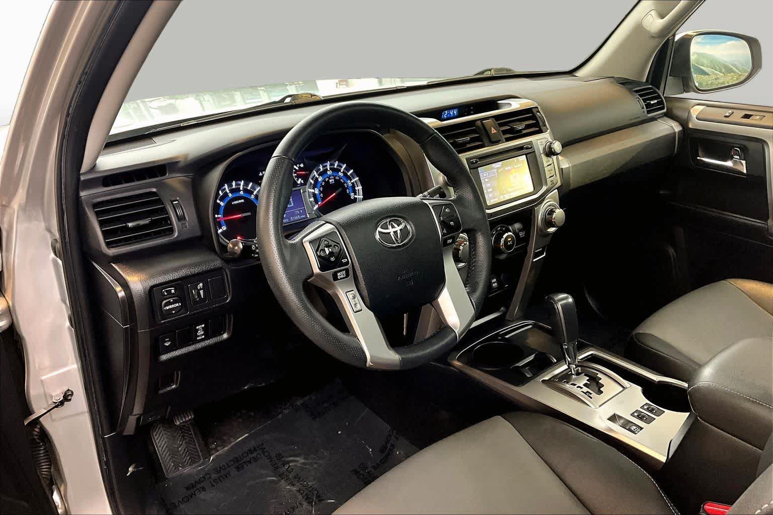 Used 2019 Toyota 4Runner SR5 Premium RWD image 17