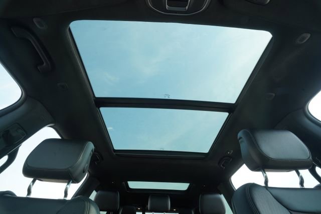 Used 2024 Jeep Wagoneer 4WD w/ Premium Group I image 12