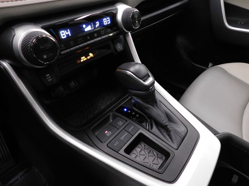 Used 2023 Toyota RAV4 XLE Premium image 23