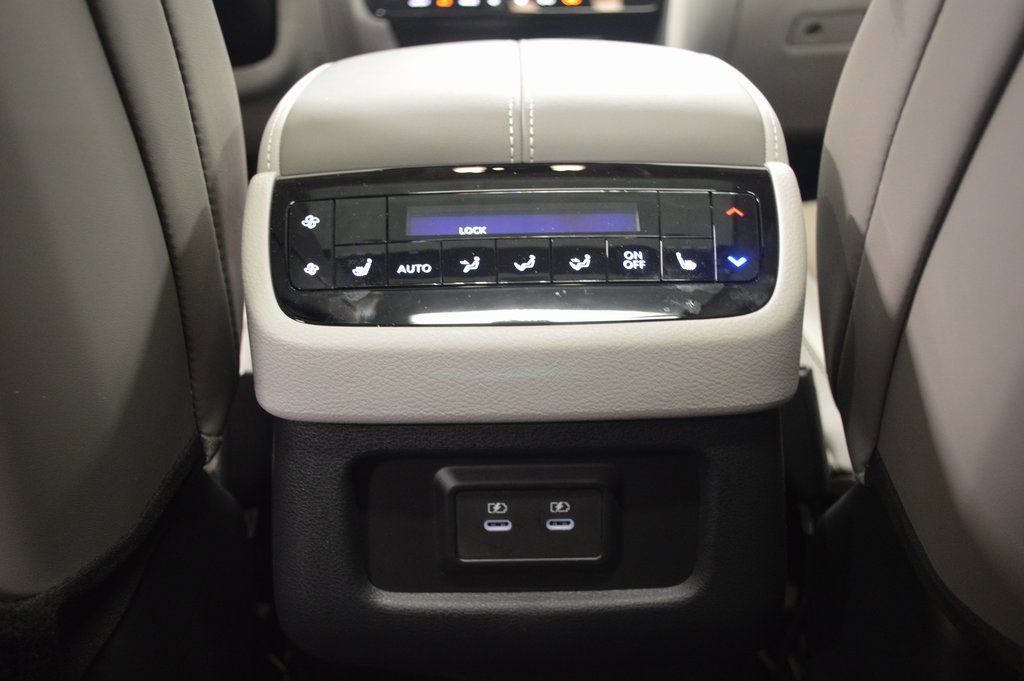 Certified 2026 INFINITI QX60 Luxe image 38