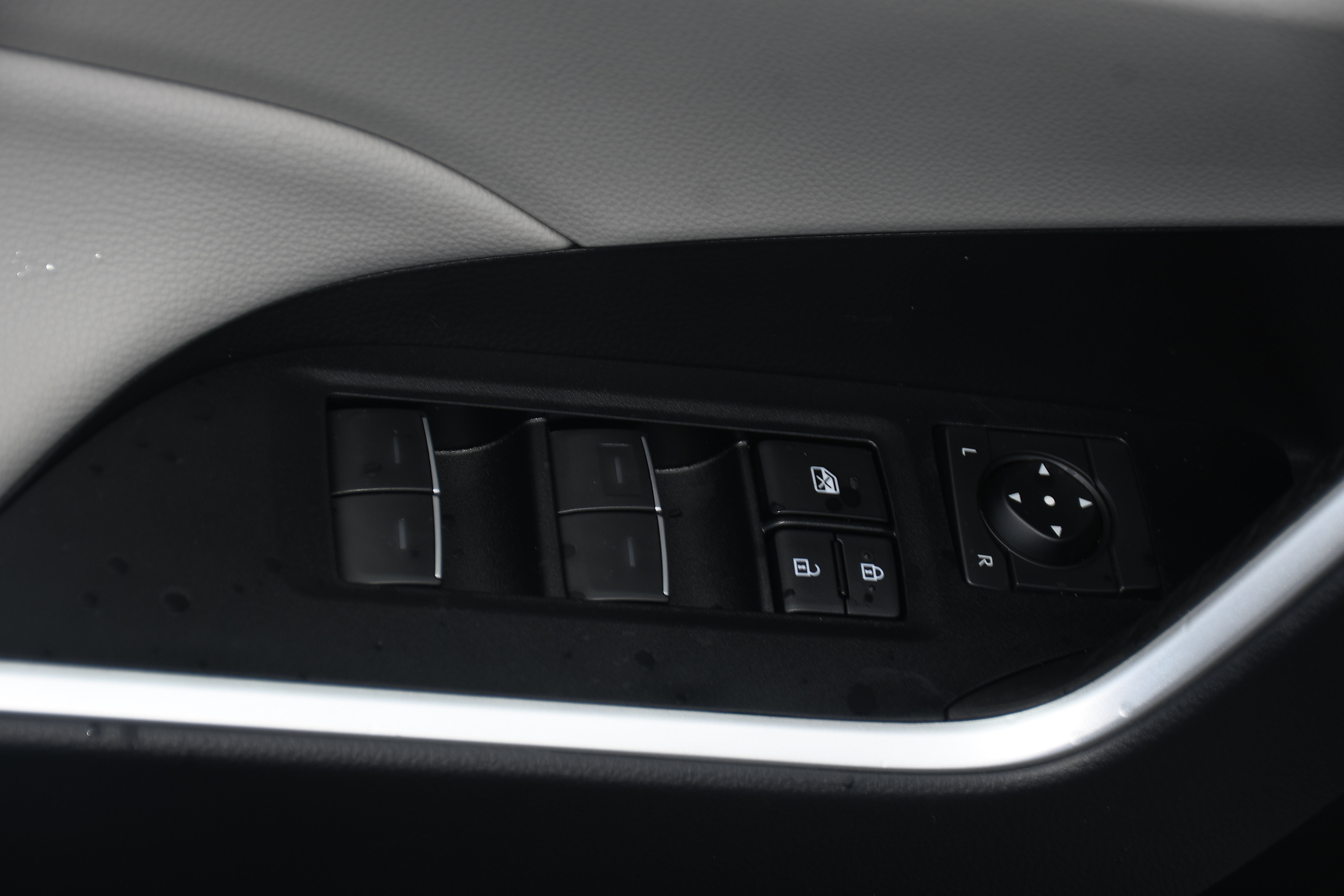Certified 2025 Toyota RAV4 XLE Premium AWD/4WD image 11