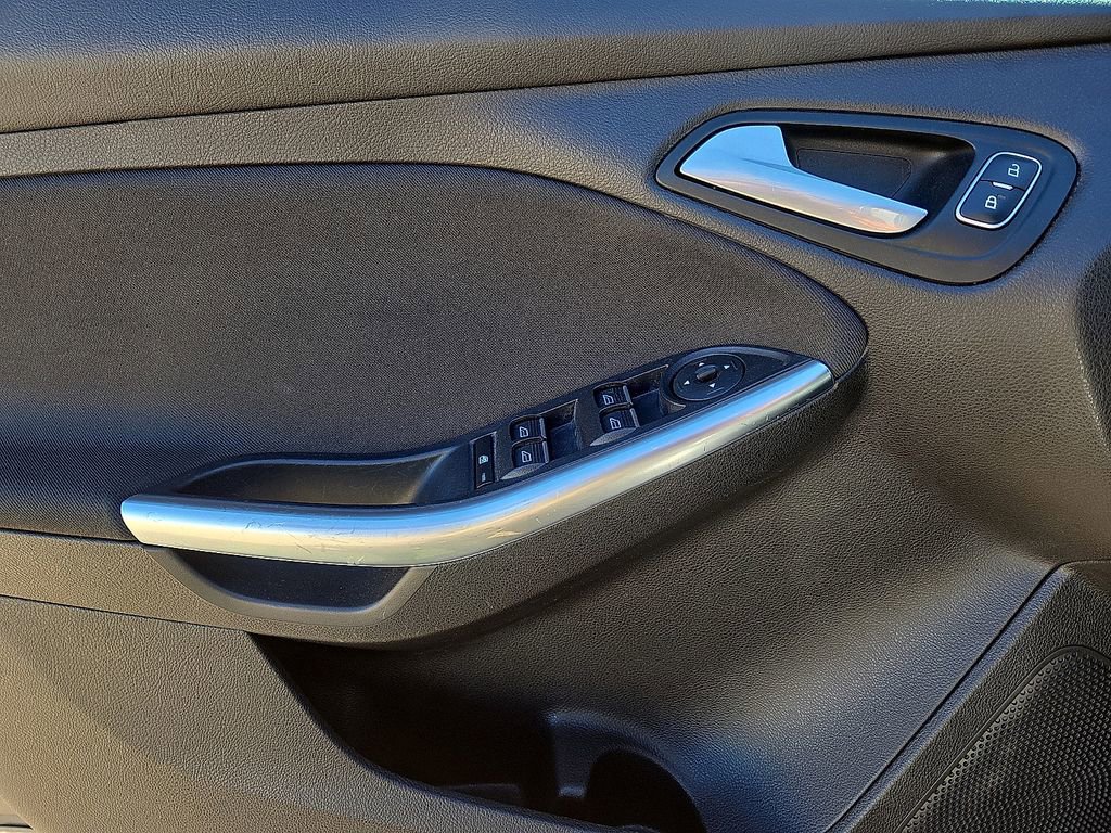 Used 2017 Ford Focus ST image 20