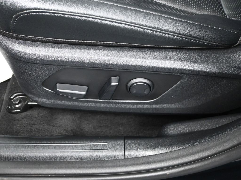 Certified 2026 Kia Sportage EX FWD image 12