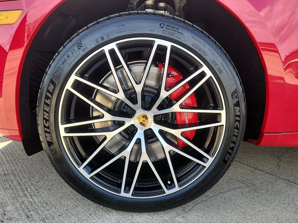 New 2026 Porsche Macan GTS AWD/4WD image 10