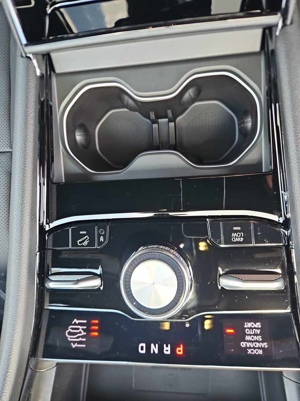 New 2025 Jeep Grand Cherokee Overland w/ Adv Protech Group III image 32