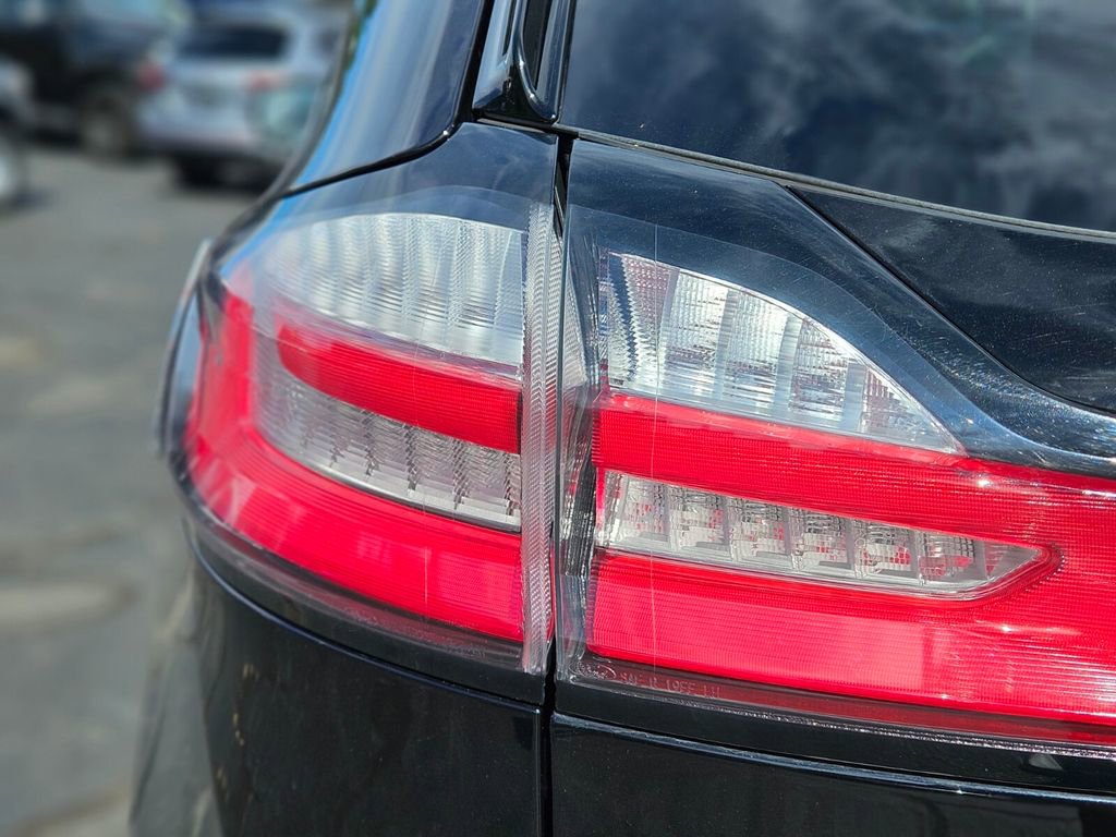 Used 2022 Ford Edge SEL w/ Convenience Package image 9