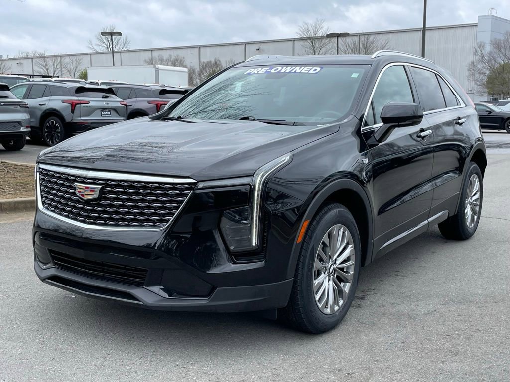 Used 2024 Cadillac XT4 Premium Luxury image 3