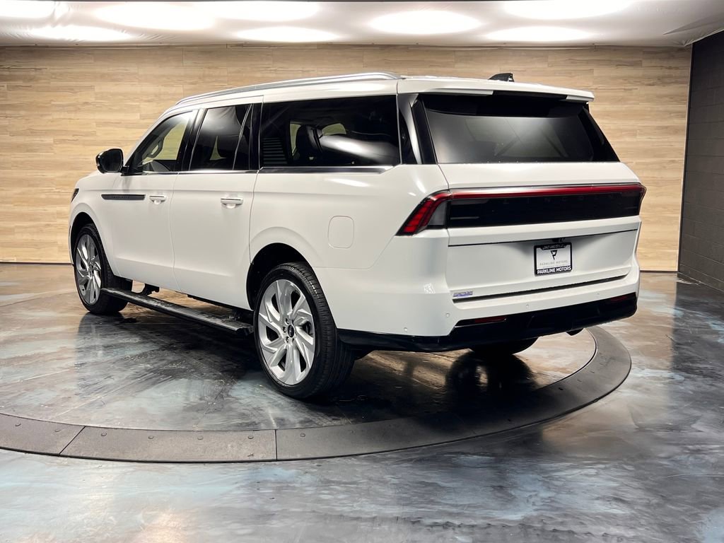 Used 2025 Lincoln Navigator L Reserve image 22