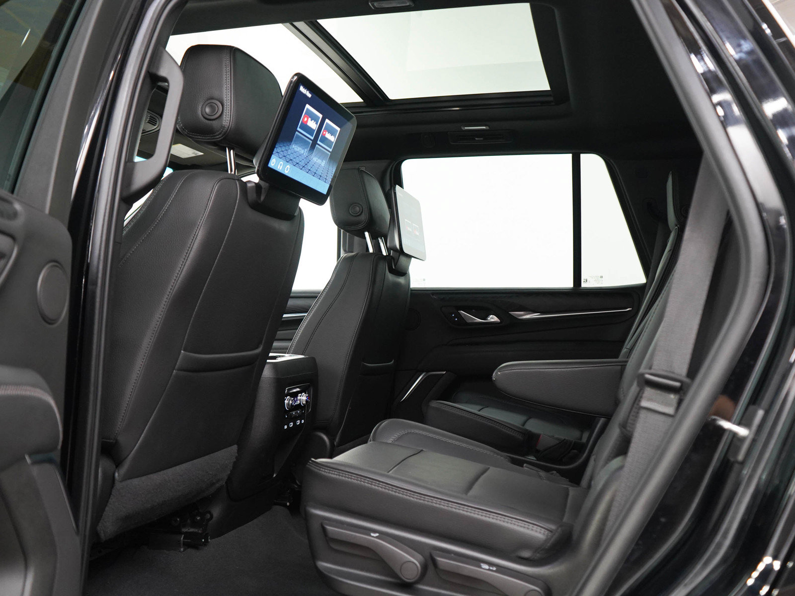 Used 2024 GMC Yukon Denali w/ Denali Reserve Package AWD/4WD image 20