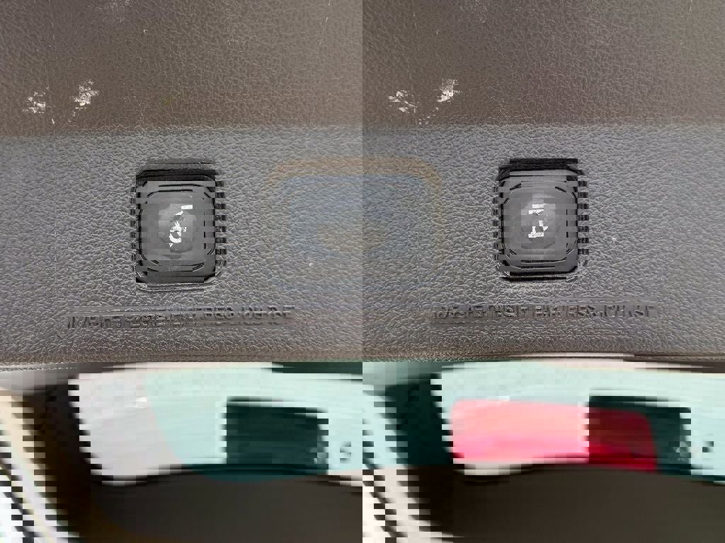 Used 2014 Ford Explorer XLT w/ Equipment Group 202A AWD/4WD image 19