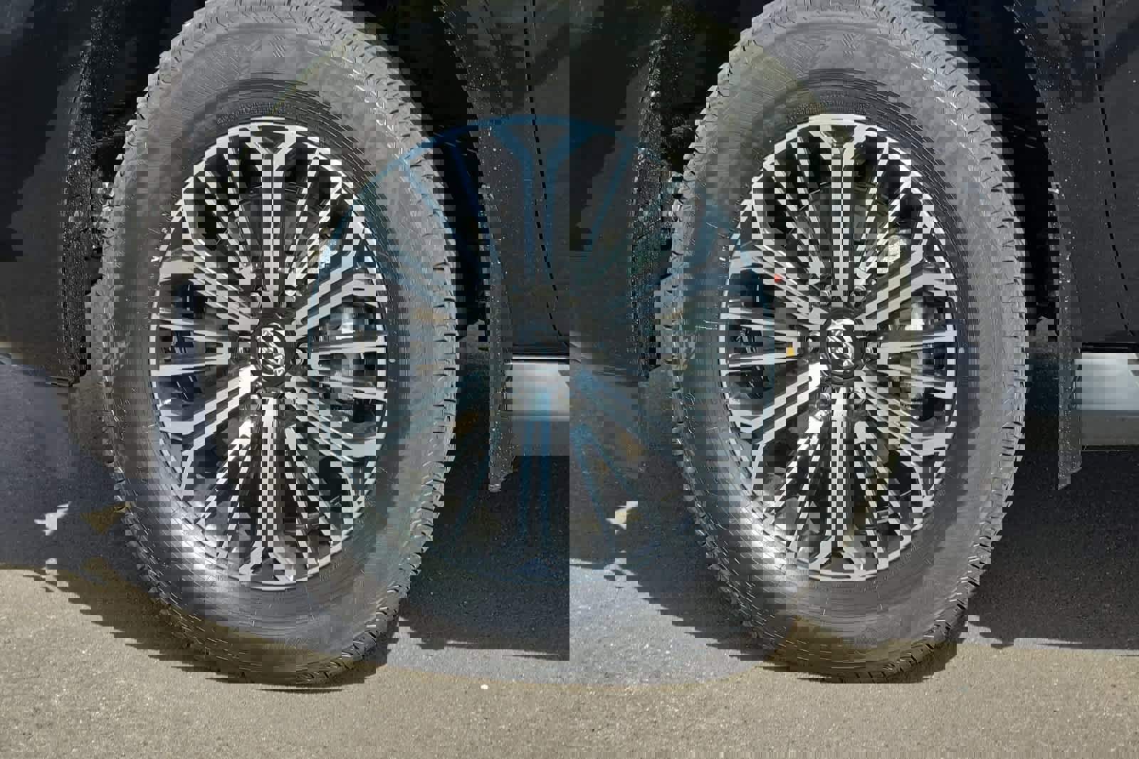 New 2025 Nissan Armada SL w/ Captain's Chari Seat Package image 27