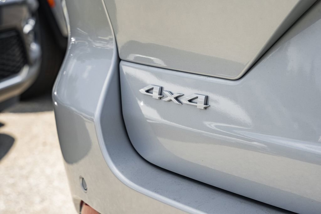 New 2025 Jeep Grand Cherokee Laredo X w/ Luxury Tech Group I image 8