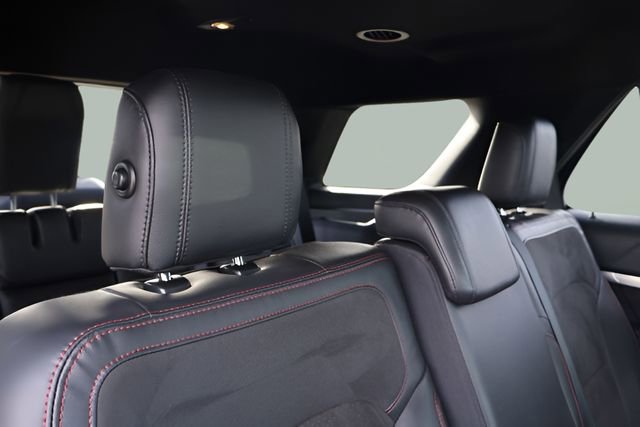 Used 2018 Ford Explorer XLT w/ Equipment Group 202A image 17