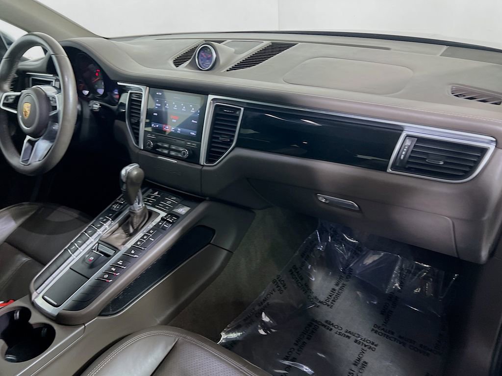 Used 2017 Porsche Macan S image 25