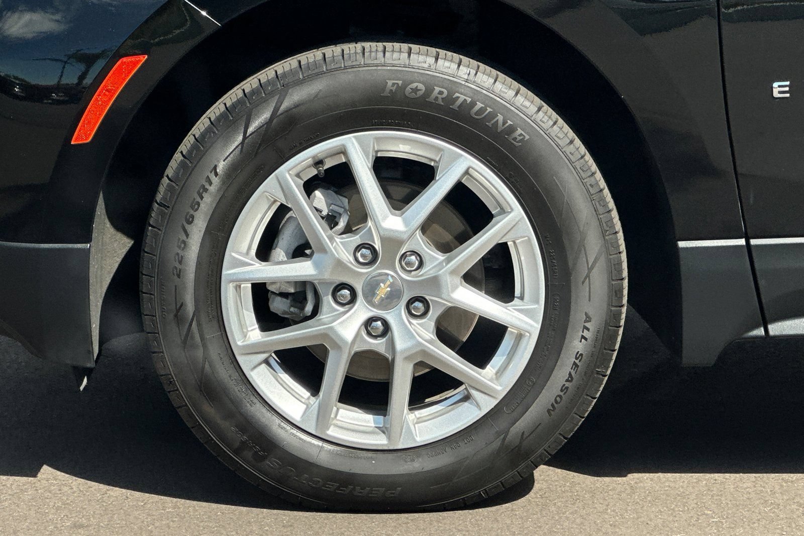 Used 2024 Chevrolet Equinox LT AWD/4WD image 36