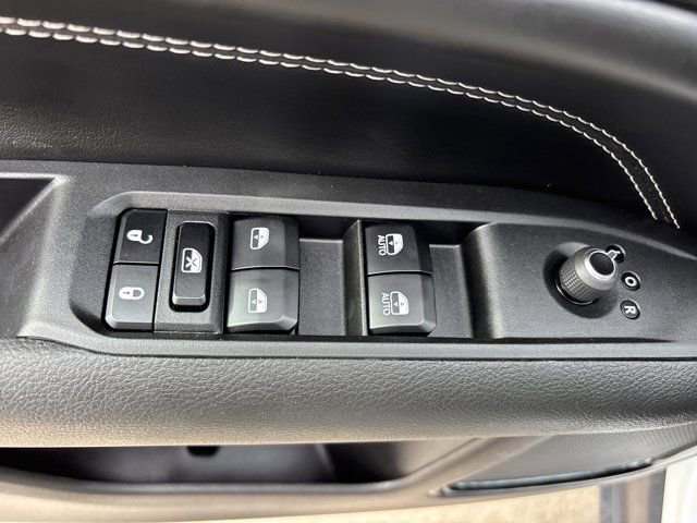 Used 2024 Jeep Compass Latitude w/ Convenience Group image 19