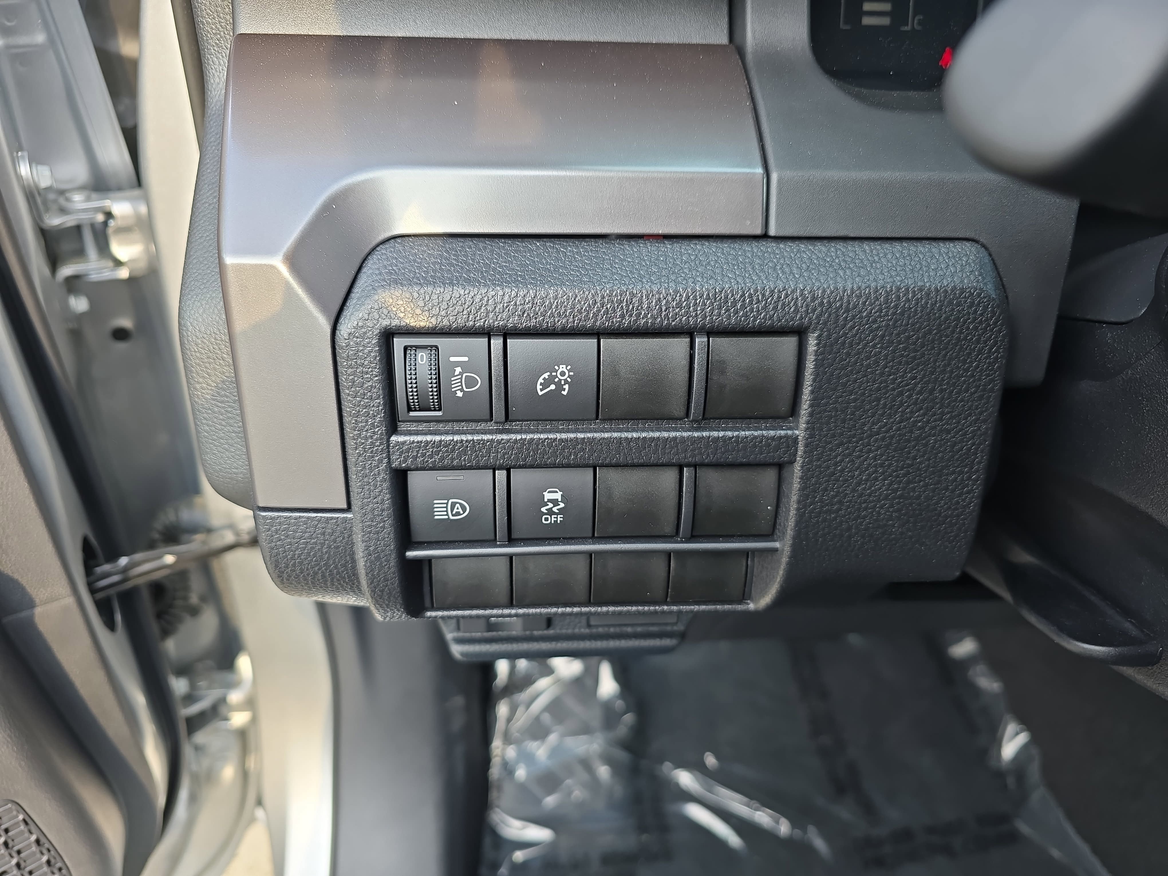 Used 2025 Toyota Tacoma SR5 image 28
