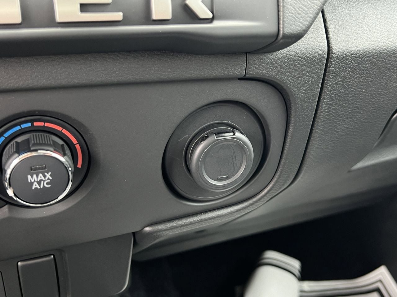 Certified 2025 Nissan Frontier SV RWD image 18