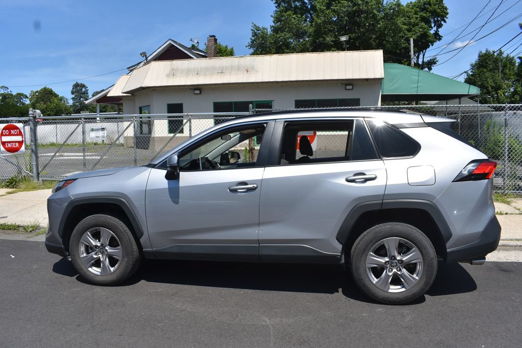 Used 2025 Toyota RAV4 XLE FWD image 7